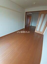 ブランド　バーグＡ 102 1階2DKのリビング/ダイニング