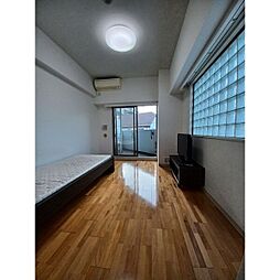 アーデン春岡 201 2階1Kのリビング/ダイニング