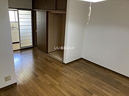 マンションローレル 16 1階1Kのリビング/ダイニング