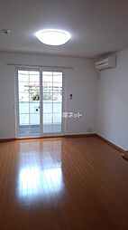 ヴィラ．ボートルージュＢ 102 1階ワンルームのリビング/ダイニング