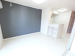 東武伊勢崎線 館林駅 徒歩13分の賃貸アパート 2階1LDKのリビング/ダイニング