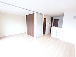 キャトル・セゾン ジン 201 2階2LDKのリビング/ダイニング