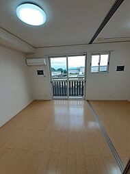 リビングタウンいせ　Ｊ 205 2階1LDKのリビング/ダイニング