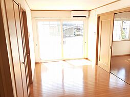 ストーンウェルI 101 1階2LDKのリビング/ダイニング