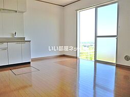 フォアサイト神峰 103 1階2LDKのリビング/ダイニング