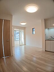 トロン 101 1階1LDKのリビング/ダイニング