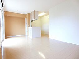 アンジュール 103 1階1LDKのリビング/ダイニング