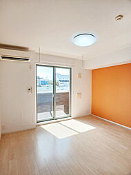 スカイハウス 103 1階ワンルームのリビング/ダイニング