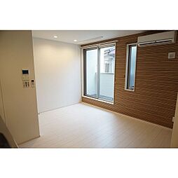 Grandtic Ban 202 2階ワンルームのリビング/ダイニング