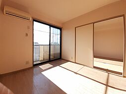 東武伊勢崎線 太田駅 バス16分 沢野小下車 徒歩4分の賃貸アパート 2階2DKのリビング/ダイニング