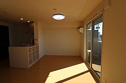 オッツ古賀島 203 2階1LDKのリビング/ダイニング