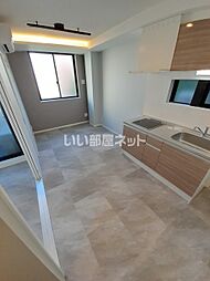 クレール西多聞通 2階1LDKのリビング/ダイニング