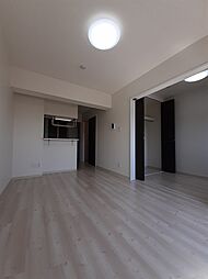 アンジューVII 102 1階1LDKのリビング/ダイニング