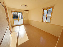 エル古城　I/II/III 3-105 1階2LDKのリビング/ダイニング