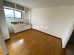 JR阪和線 紀伊中ノ島駅 徒歩13分の賃貸アパート 2階1DKのリビング/ダイニング