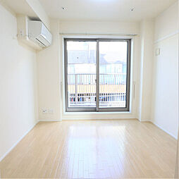 グランシャリオ西川口 405 4階1Kのリビング/ダイニング