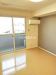 ウインドワード小羽山 203 2階2LDKのリビング/ダイニング