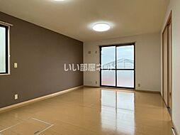 リバーサイド 101 1階2LDKのリビング/ダイニング