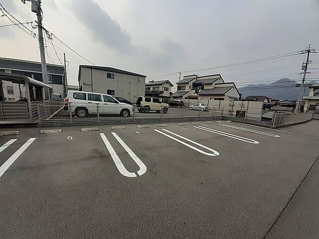 5 / 11
