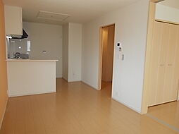 ノーヴァ・トワーレ 201 2階2LDKのリビング/ダイニング