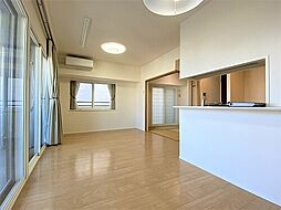 ナイスロイヤルタワー北四番丁 10階4LDKのリビング/ダイニング