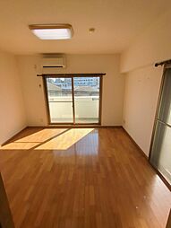 メゾン・ド・それいゆ 304 3階ワンルームのリビング/ダイニング