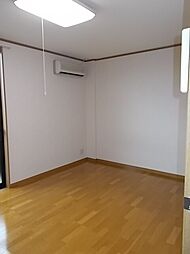 ラフレシール 102 1階1Kのリビング/ダイニング