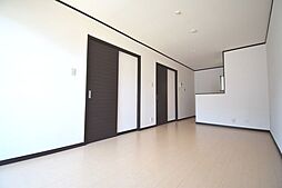 ｒａｆｆｉｎｅ　ｆｌｅｕｒIIＣ棟 0105 1階2LDKのリビング/ダイニング