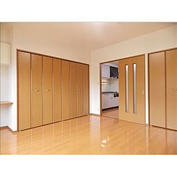 ピュアライフ 207 2階1DKのリビング/ダイニング