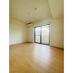 アザレアベニュー関根 2050 2階1DKのリビング/ダイニング