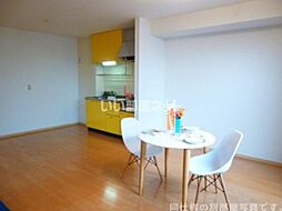 フラワーメゾンＢ棟 302 3階2LDKのリビング/ダイニング