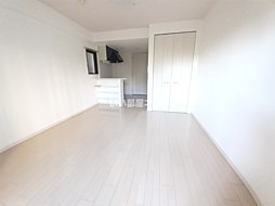 メゾンアイリス 402 4階ワンルームのリビング/ダイニング