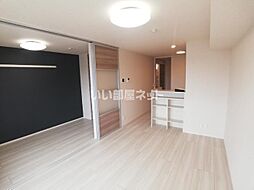グラン・メゾン 206 2階1LDKのリビング/ダイニング