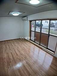 アールズコート 102 1階1LDKのリビング/ダイニング