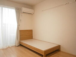 ル・パルテール 108 1階ワンルームのリビング/ダイニング