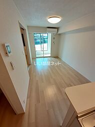 アラドハント　Ｂ 102 1階1LDKのリビング/ダイニング