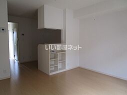 カジュプレーン 106 1階1Kのリビング/ダイニング