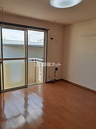 オーク・ヒルズ 101 1階1Kのリビング/ダイニング