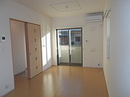 プリムローズ桜II 101 1階1LDKのリビング/ダイニング