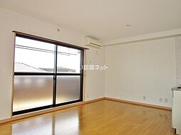 東武伊勢崎線 新伊勢崎駅 3.3kmの賃貸マンション 1階1LDKのリビング/ダイニング