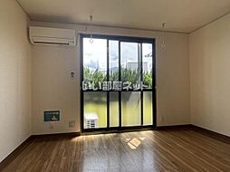 コンソラトゥール 101 1階ワンルームのリビング/ダイニング