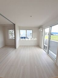 レーブ・ノア 102 1階1LDKのリビング/ダイニング