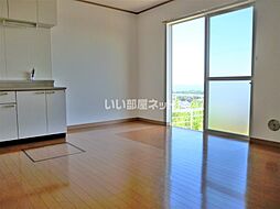 フォアサイト神峰 102 1階2LDKのリビング/ダイニング