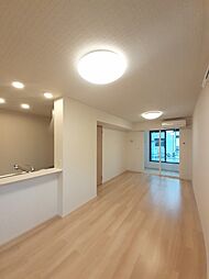 アメージングIII 101 1階1LDKのリビング/ダイニング