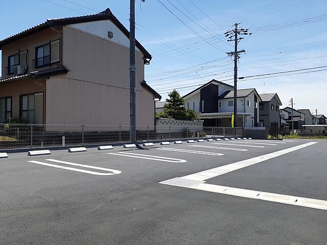 7 / 11