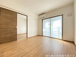 クロノス52鶴羽田 102 1階2LDKのリビング/ダイニング