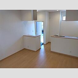 QRESTIA塩釜 104 1階1LDKのリビング/ダイニング