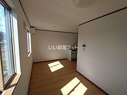 すまいる42 202 2階1LDKのリビング/ダイニング