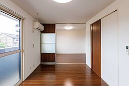 ファミリオール　Ａ棟 202 2階1LDKのリビング/ダイニング