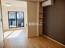 オラクル・ベリー 203 2階1LDKのリビング/ダイニング